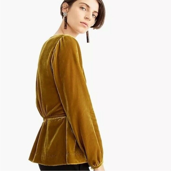 J.Crew Faux-Wrap Top In Drapey Velvet Vintage Gold Size 8 *RUNS SMALL NWT - Picture 2 of 9